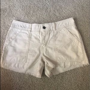 FREE PEOPLE  frayed cream cargo shorts
